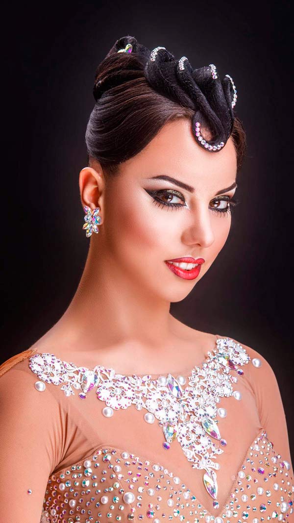 Алена Аблицова, чемпионка Украины и Мира по спортивным бальным танцам Алена Аблицова, чемпионка Украины и Мира по спортивным бальным танцам